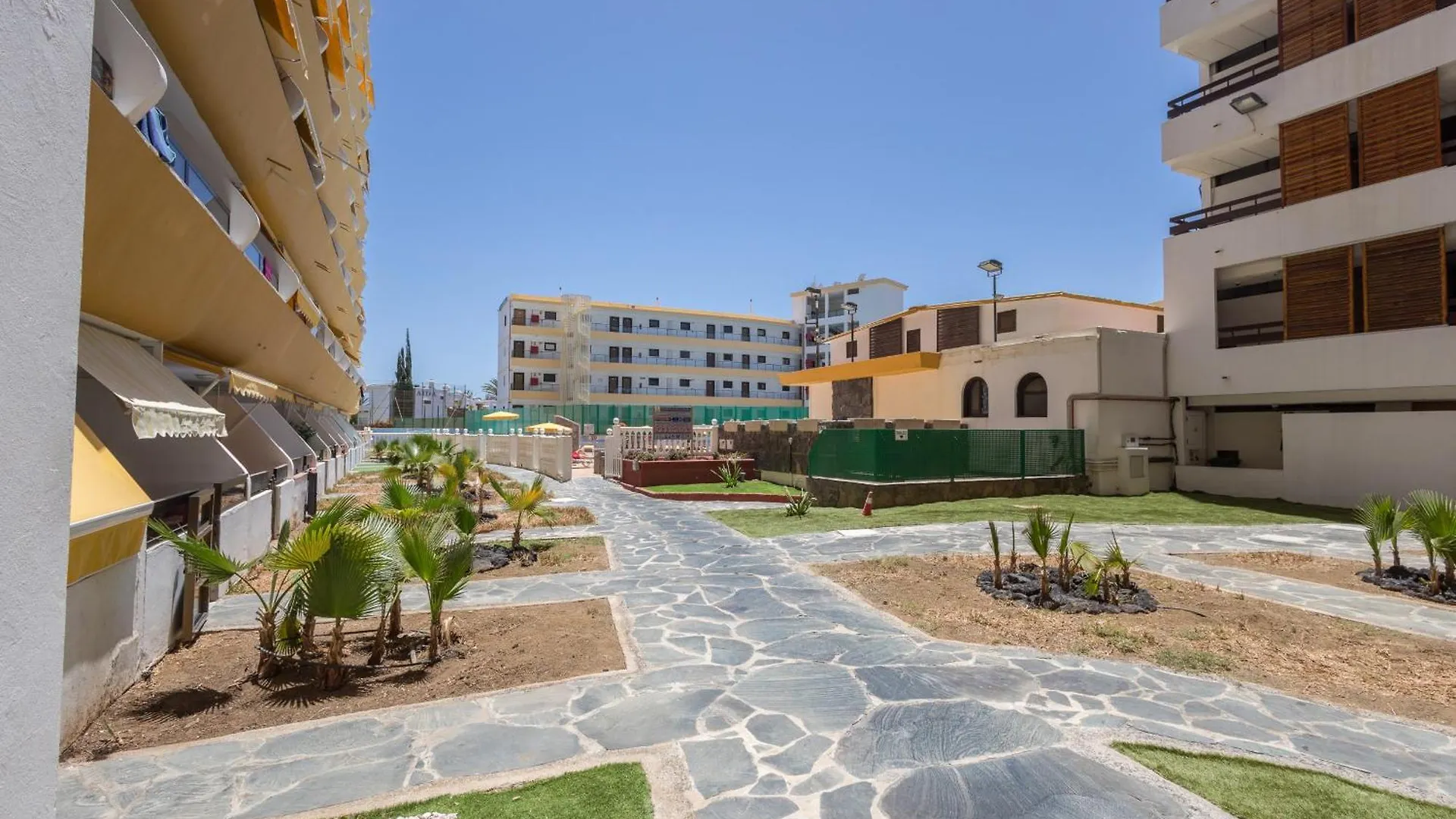 Lightbooking Las Arenas Playa Del Ingles Las Palmas de Gran Canaria Spain